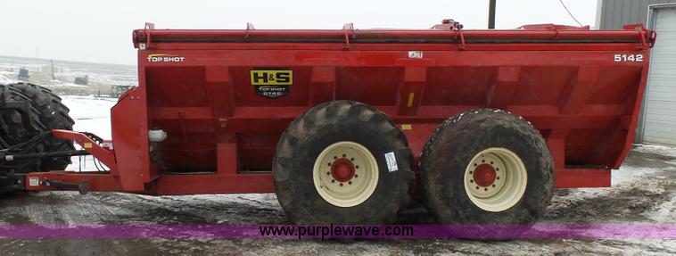 image for item J7441 2012 H&S Top Shot 5142 manure spreader