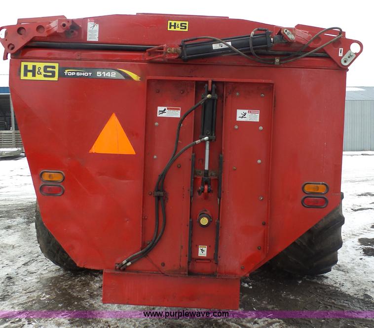 image for item J7441 2012 H&S Top Shot 5142 manure spreader