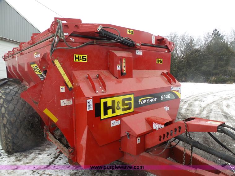 image for item J7441 2012 H&S Top Shot 5142 manure spreader