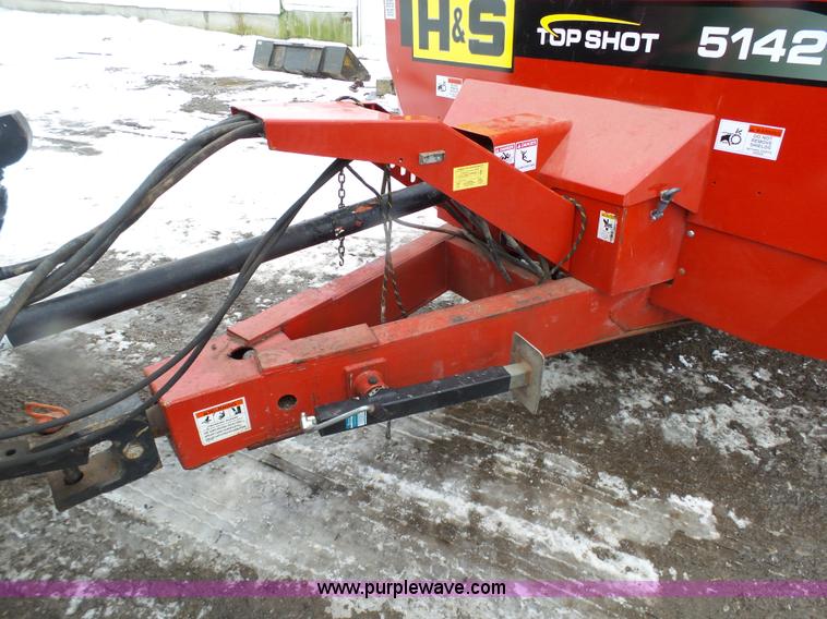 image for item J7441 2012 H&S Top Shot 5142 manure spreader
