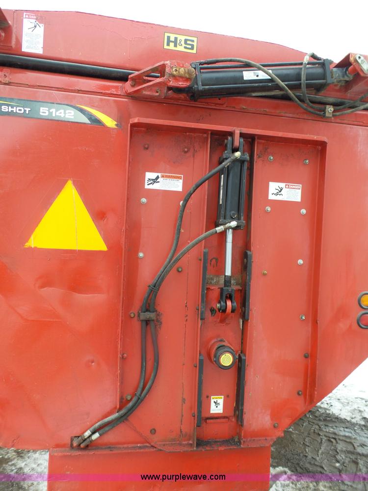 image for item J7441 2012 H&S Top Shot 5142 manure spreader