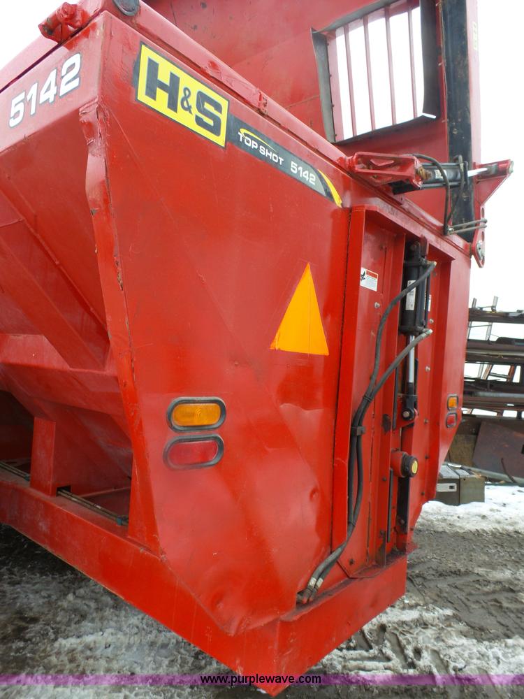 image for item J7441 2012 H&S Top Shot 5142 manure spreader