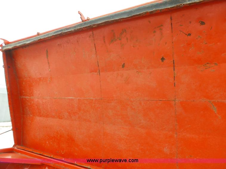 image for item J7441 2012 H&S Top Shot 5142 manure spreader