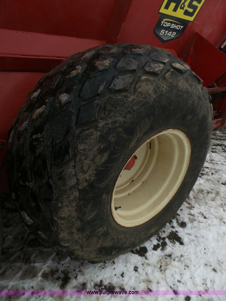 image for item J7441 2012 H&S Top Shot 5142 manure spreader