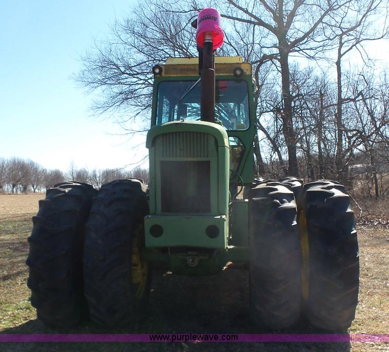 image for item J7614 John Deere 7520 4WD tractor