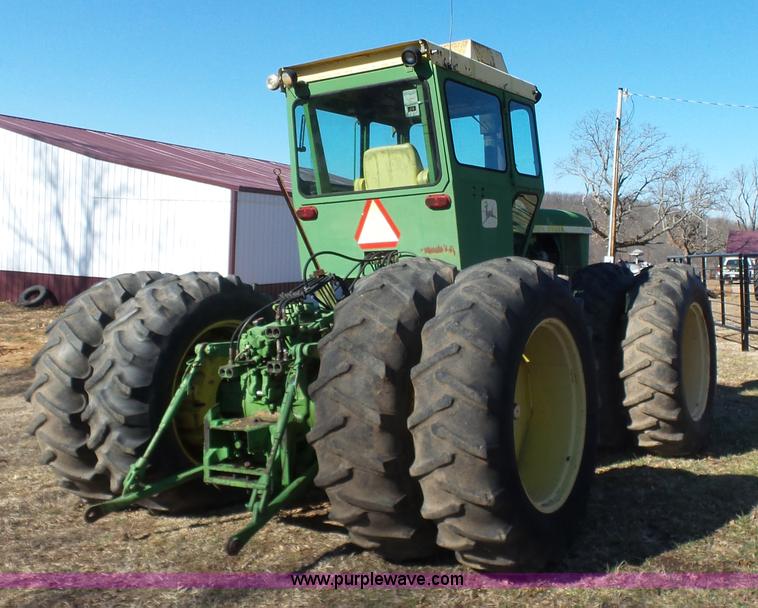 image for item J7614 John Deere 7520 4WD tractor