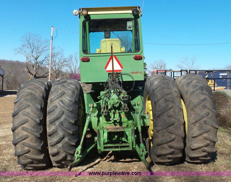 image for item J7614 John Deere 7520 4WD tractor