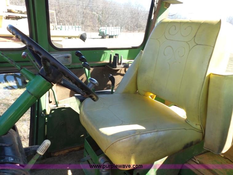 image for item J7614 John Deere 7520 4WD tractor