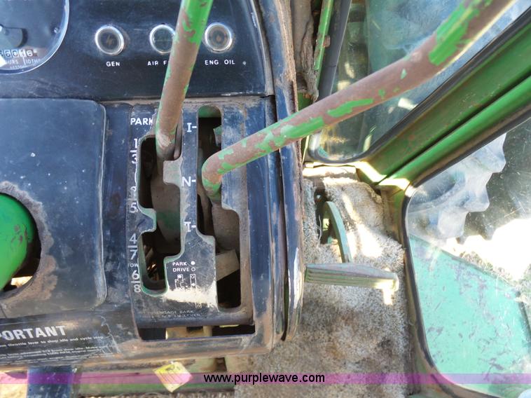 image for item J7614 John Deere 7520 4WD tractor