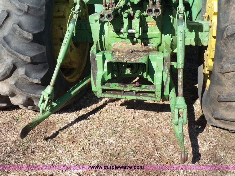 image for item J7614 John Deere 7520 4WD tractor