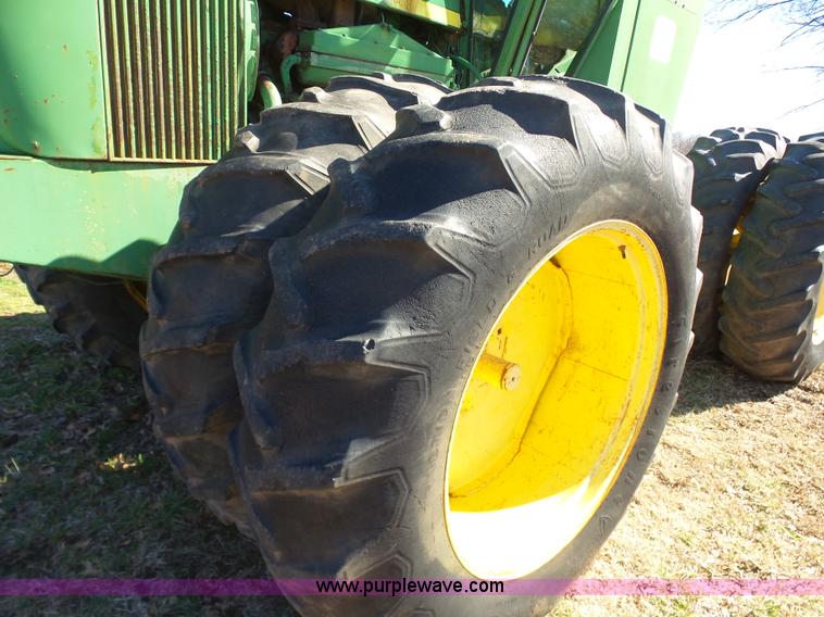 image for item J7614 John Deere 7520 4WD tractor