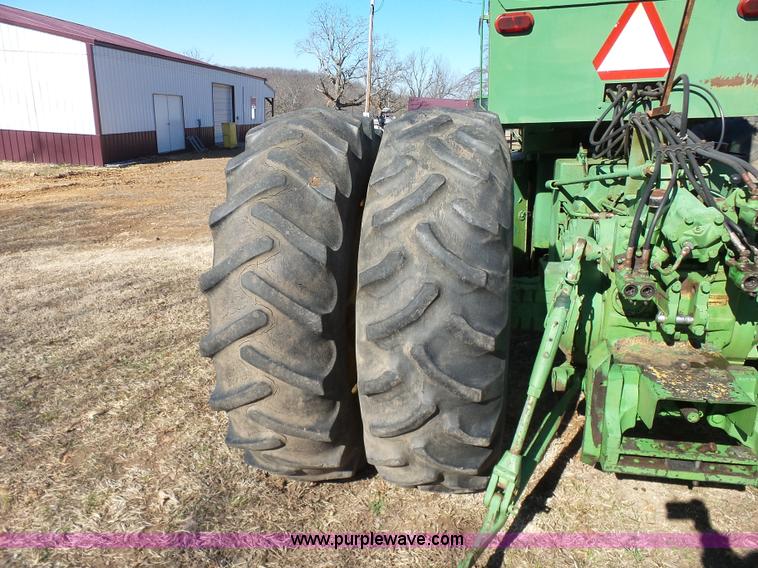 image for item J7614 John Deere 7520 4WD tractor