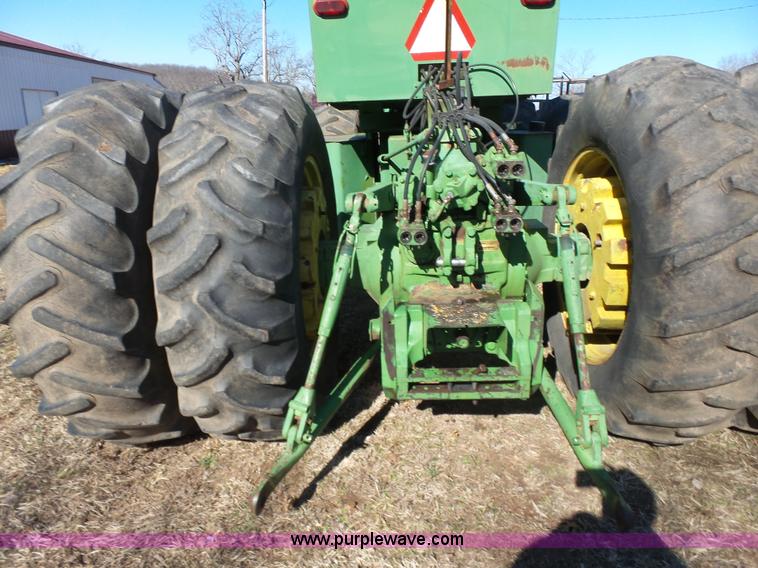 image for item J7614 John Deere 7520 4WD tractor