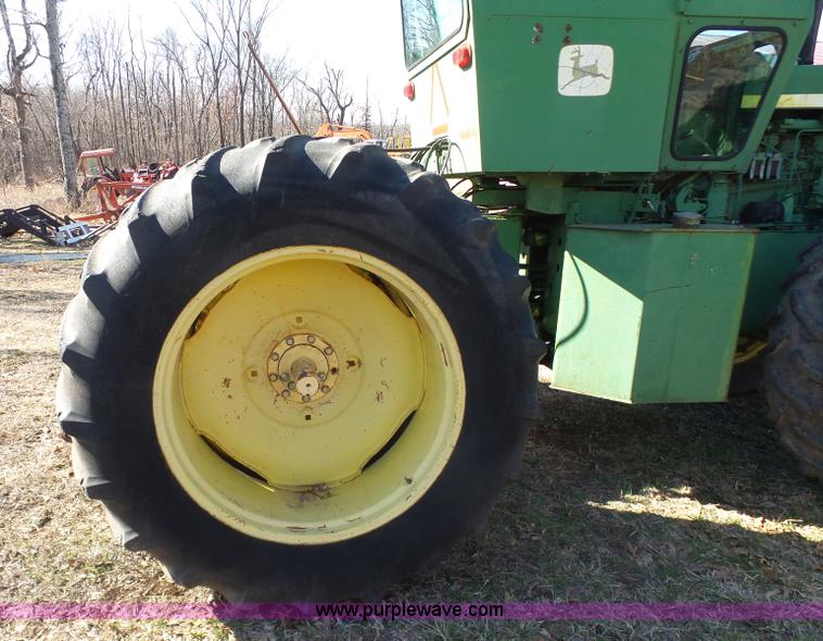 image for item J7614 John Deere 7520 4WD tractor