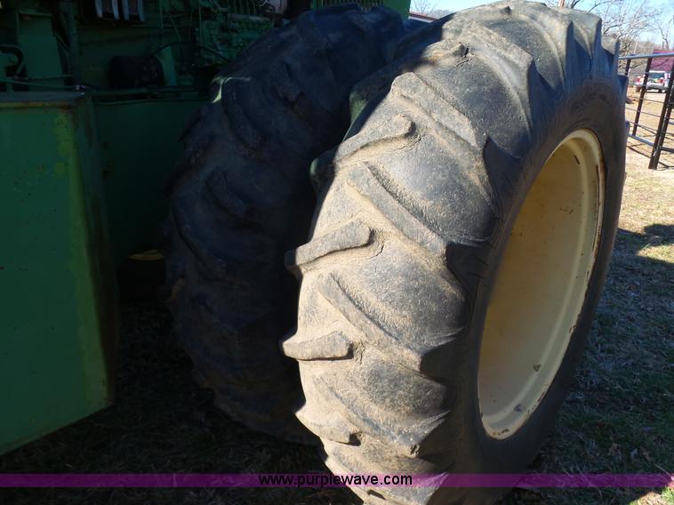 image for item J7614 John Deere 7520 4WD tractor