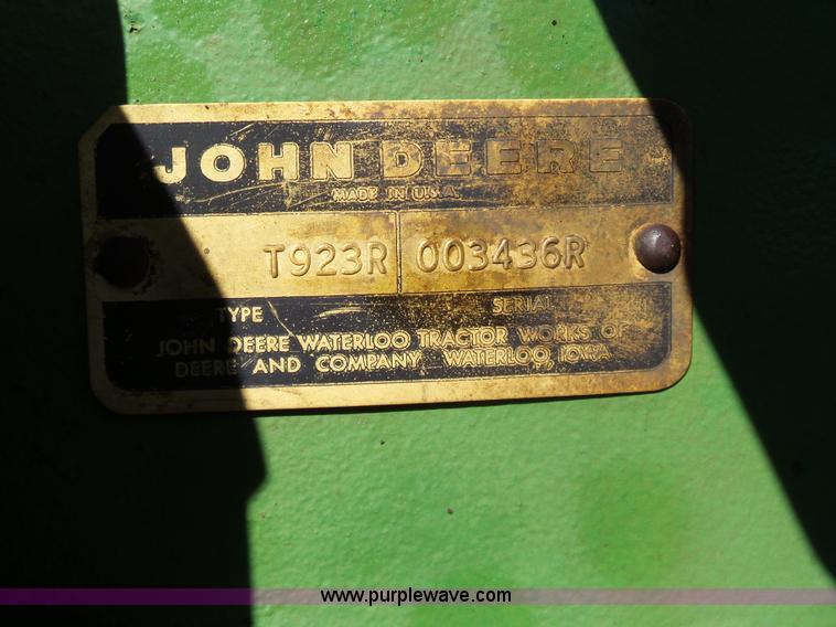 image for item J7614 John Deere 7520 4WD tractor