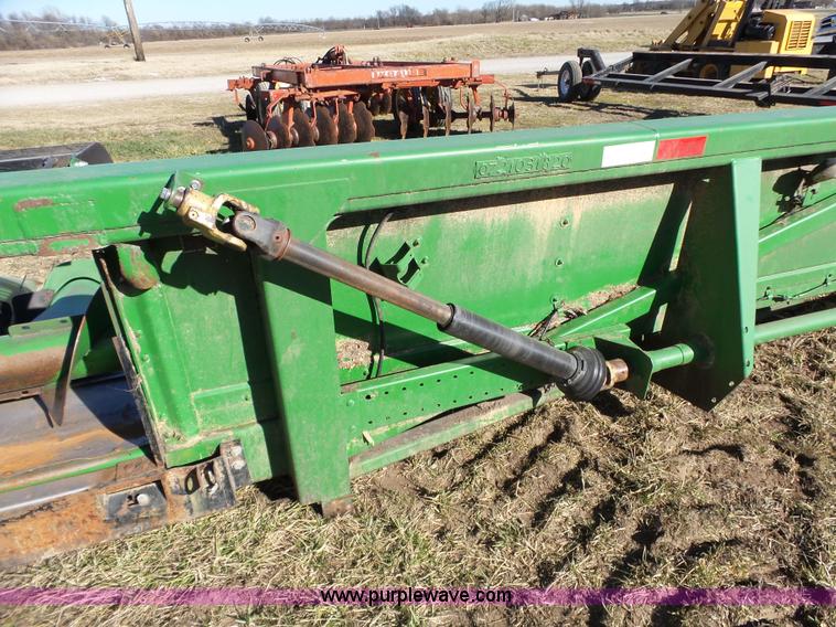 image for item J7649 Clarke corn head