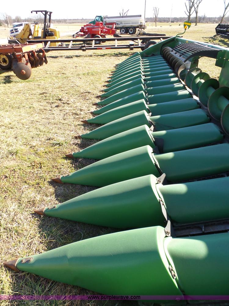 image for item J7649 Clarke corn head