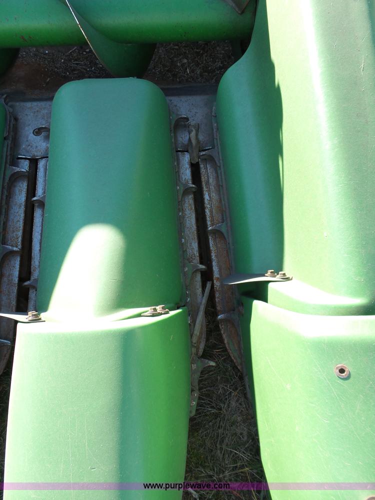 image for item J7649 Clarke corn head