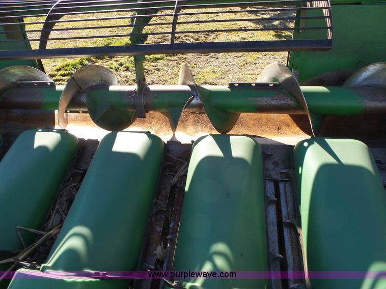 image for item J7649 Clarke corn head