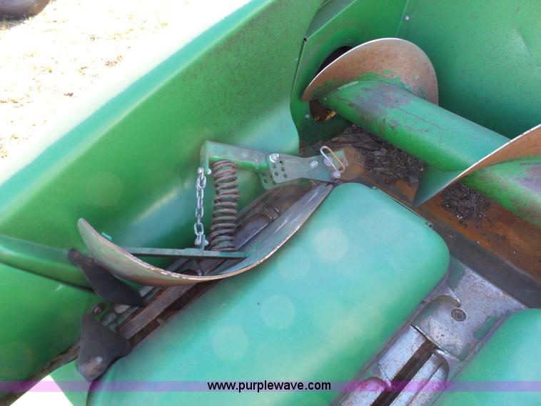 image for item J7649 Clarke corn head