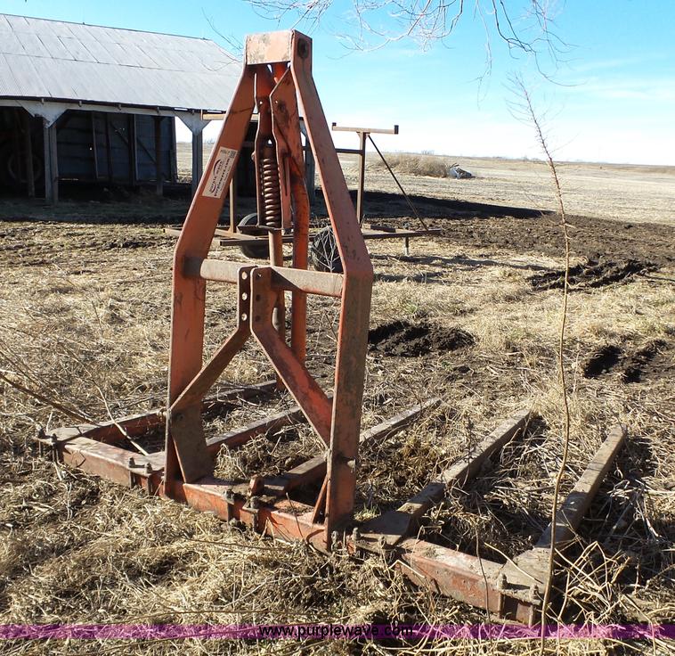 image for item J7654 Hesston bale spear