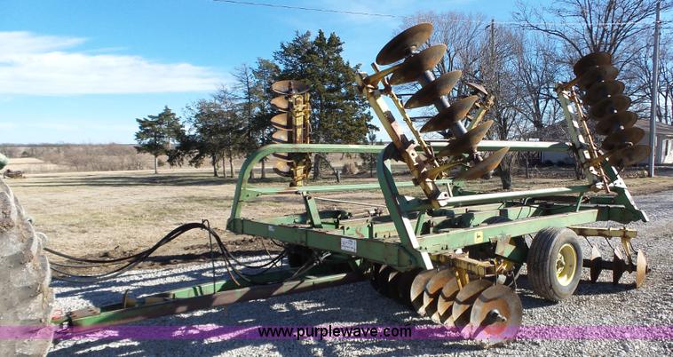 image for item J7656 John Deere 230 double off-set disk