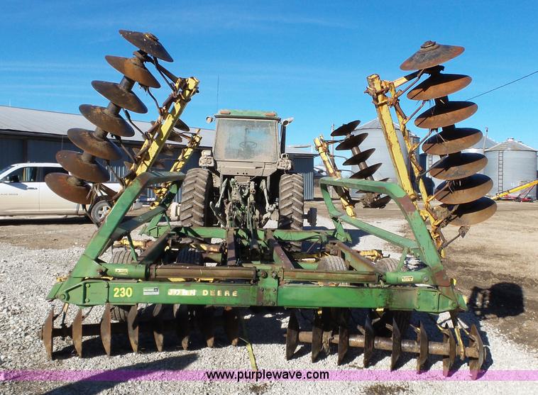 image for item J7656 John Deere 230 double off-set disk