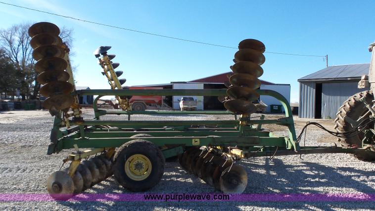 image for item J7656 John Deere 230 double off-set disk