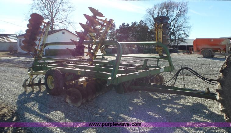 image for item J7656 John Deere 230 double off-set disk
