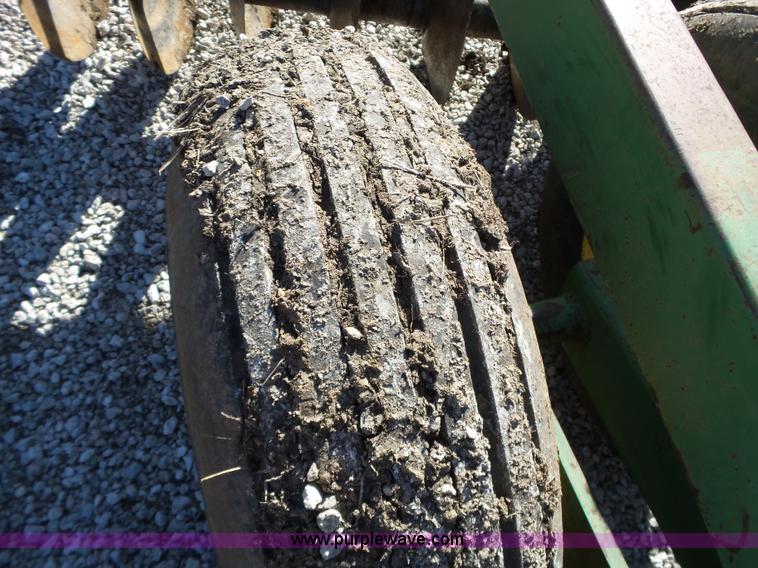 image for item J7656 John Deere 230 double off-set disk