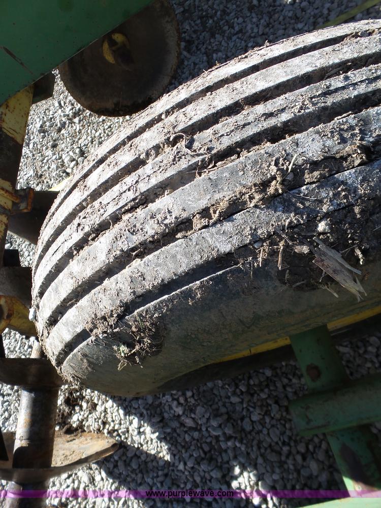 image for item J7656 John Deere 230 double off-set disk