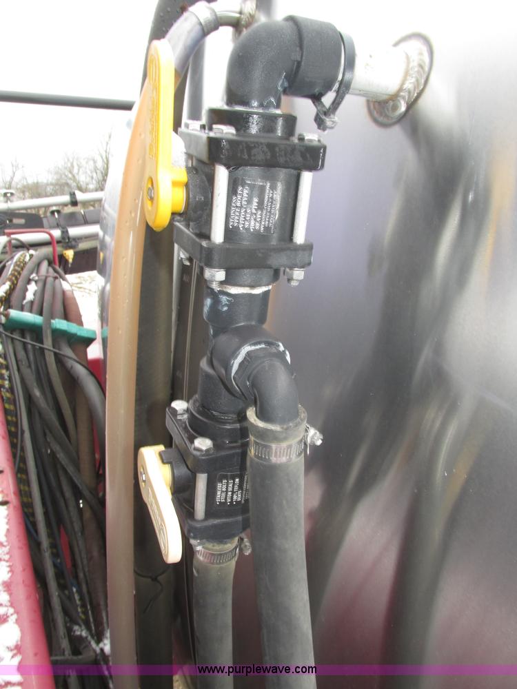 image for item J8765 1998 Miller Nitro sprayer