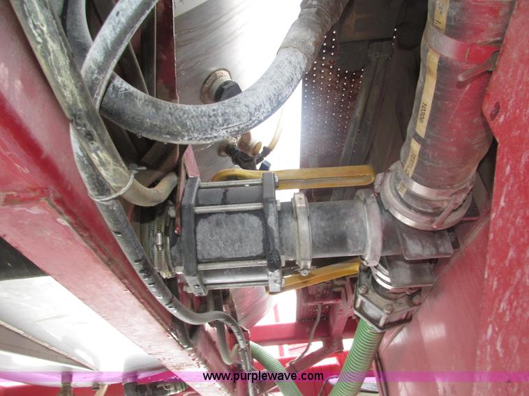 image for item J8765 1998 Miller Nitro sprayer