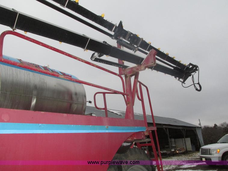 image for item J8765 1998 Miller Nitro sprayer