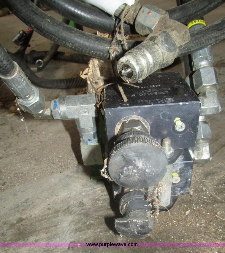 image for item J8789 2007 John Deere 1770NT planter