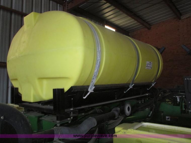 image for item J8789 2007 John Deere 1770NT planter