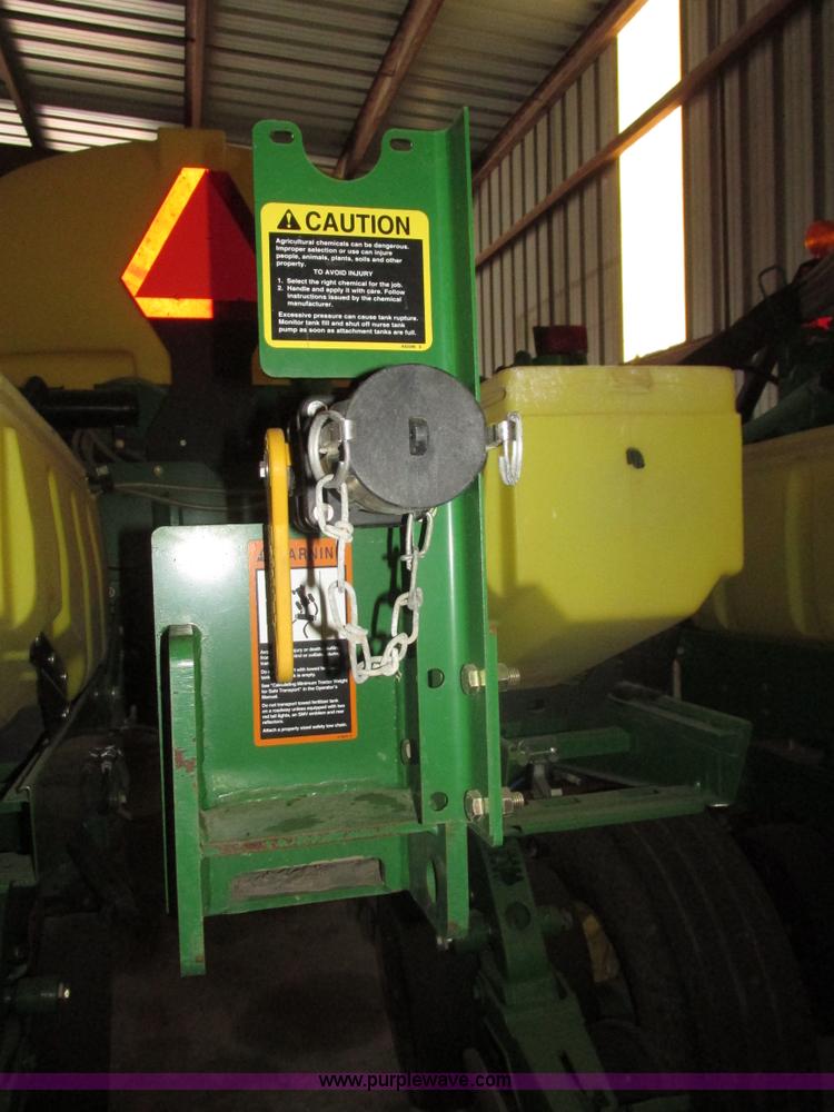 image for item J8789 2007 John Deere 1770NT planter