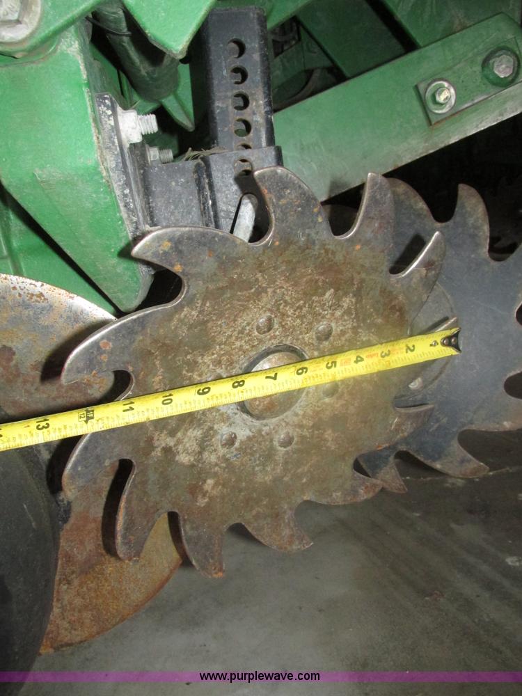 image for item J8789 2007 John Deere 1770NT planter