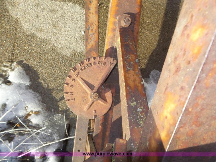 image for item J8815 Ezee Flow 100 seeder