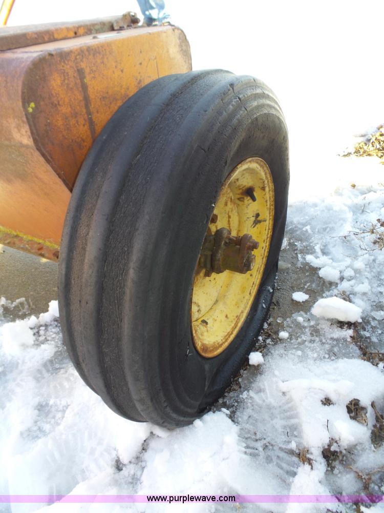 image for item J8815 Ezee Flow 100 seeder