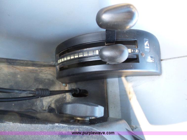 image for item K1261 2008 New Holland T6030 tractor