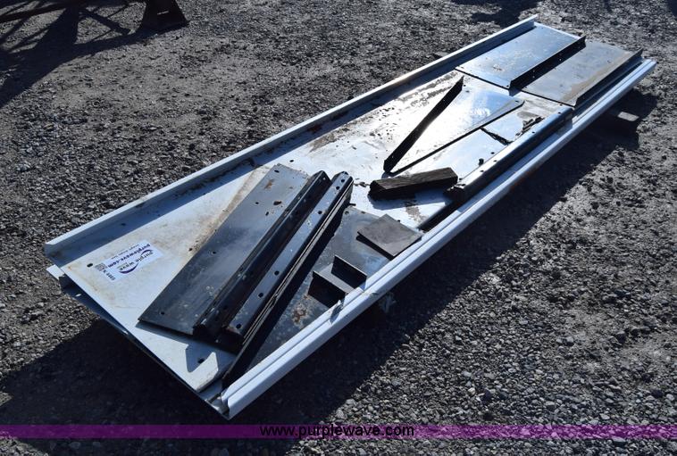 image for item K4465 Assorted spreader fenders