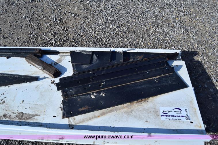 image for item K4465 Assorted spreader fenders