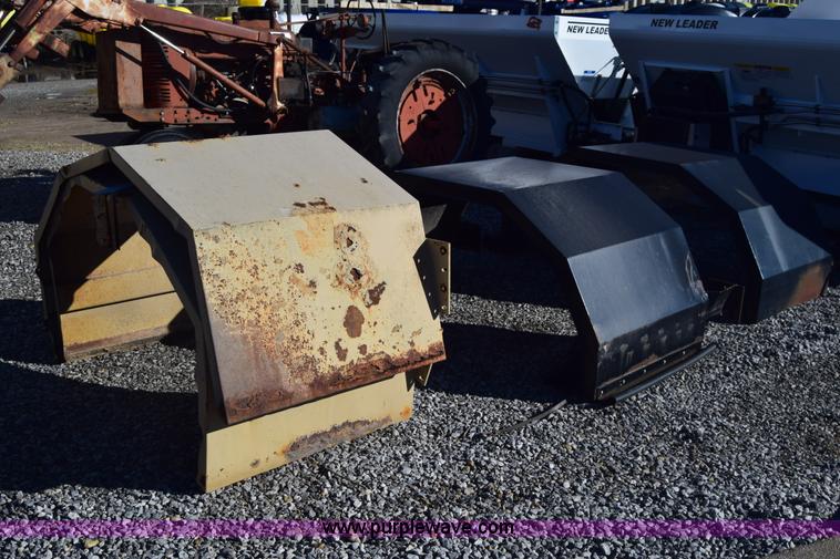 image for item K4467 (2) sets of sprayer fenders