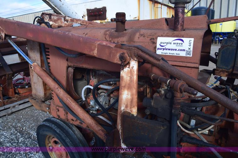 image for item K4471 Farmall M tractor