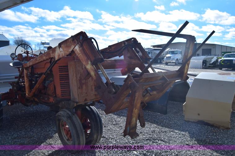 image for item K4471 Farmall M tractor