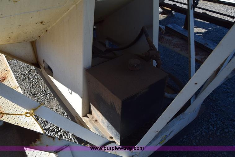 image for item K4474 Load Runner seed tender