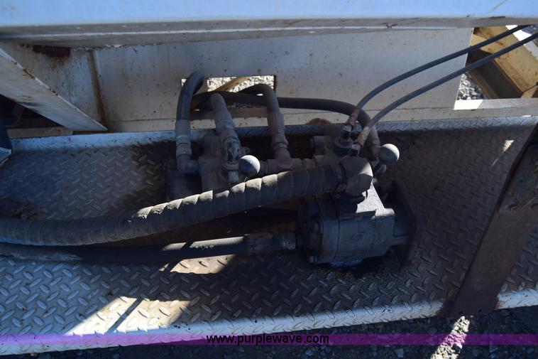 image for item K4474 Load Runner seed tender