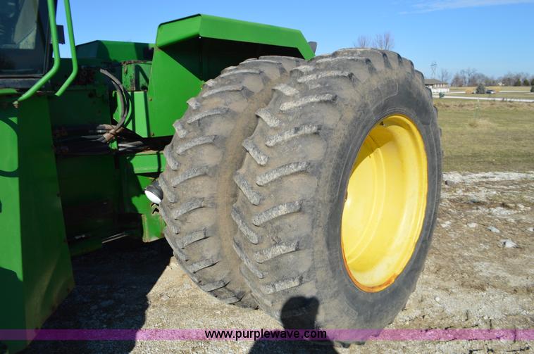 image for item K5401 1989 John Deere 8960 4WD tractor